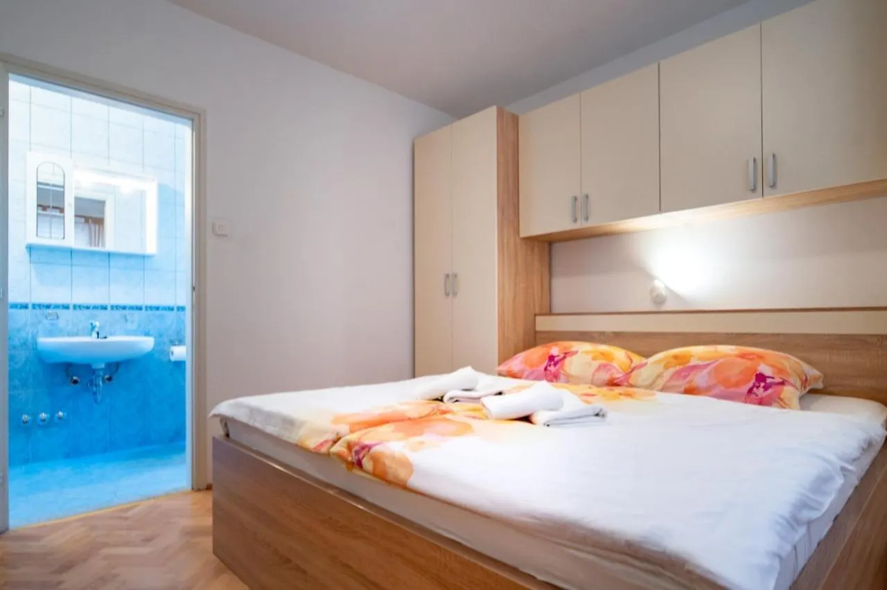 Apartment In Lopar With Balcony, Air Conditioning, Wifi, Washing Machine Κροατία